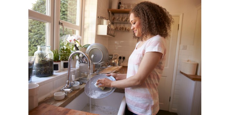 Can hand washing be as efficient as dishwashing?
